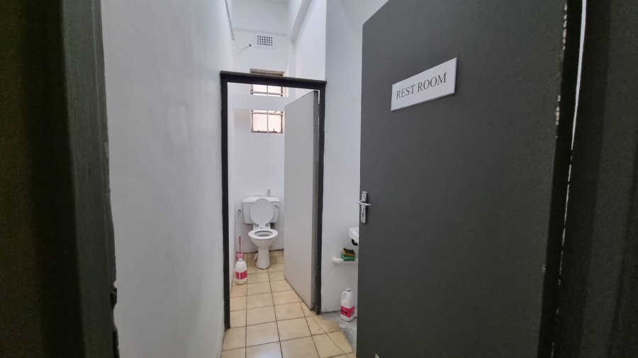 To Let Commercial Property for Rent in Salt River Western Cape